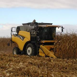 New Holland CR 940 harvester